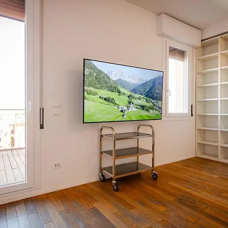 Oberdan Terrace Apartment