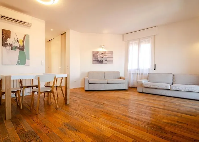 Oberdan Terrace * بولونيا